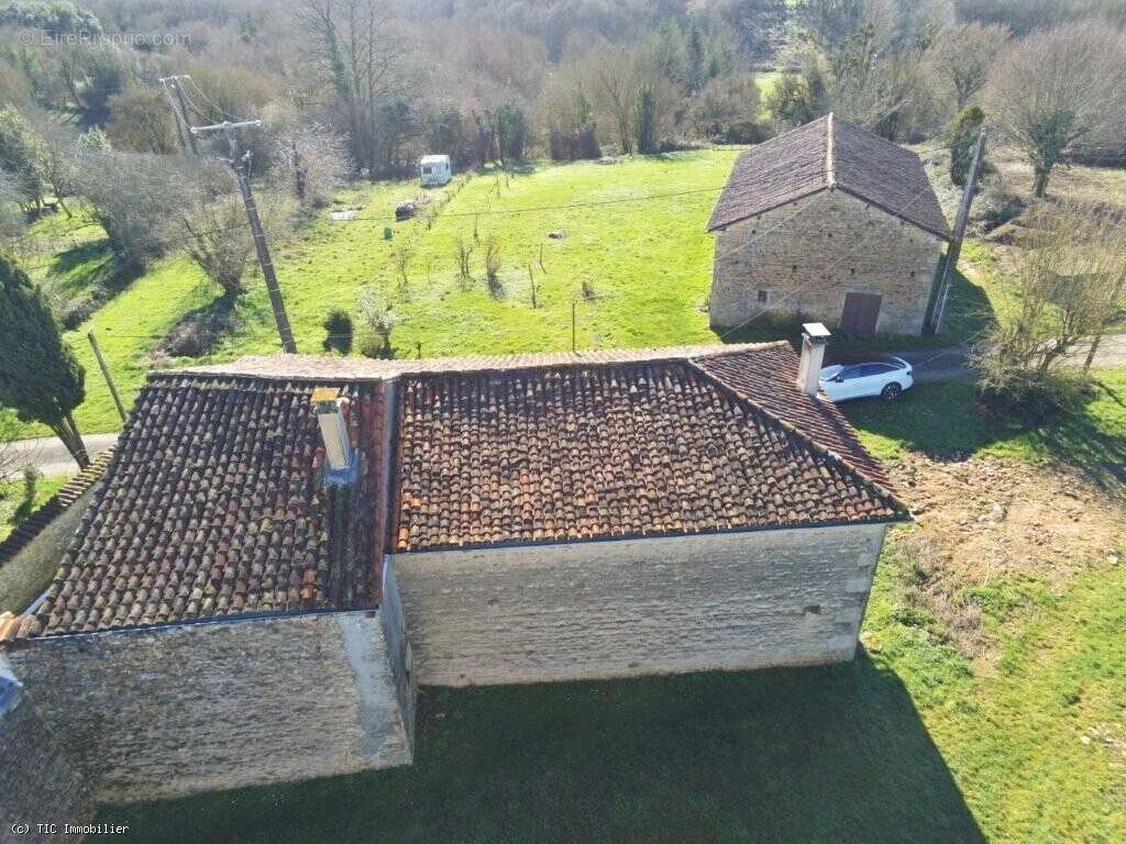 Maison à NANTEUIL-EN-VALLEE