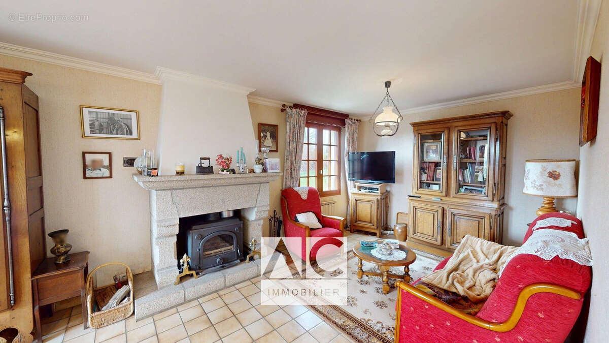 Maison à PLOUNEVEZ-QUINTIN