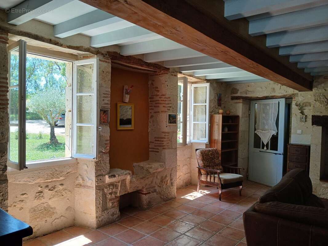 Maison 211 m² à Jegun  - photo 4