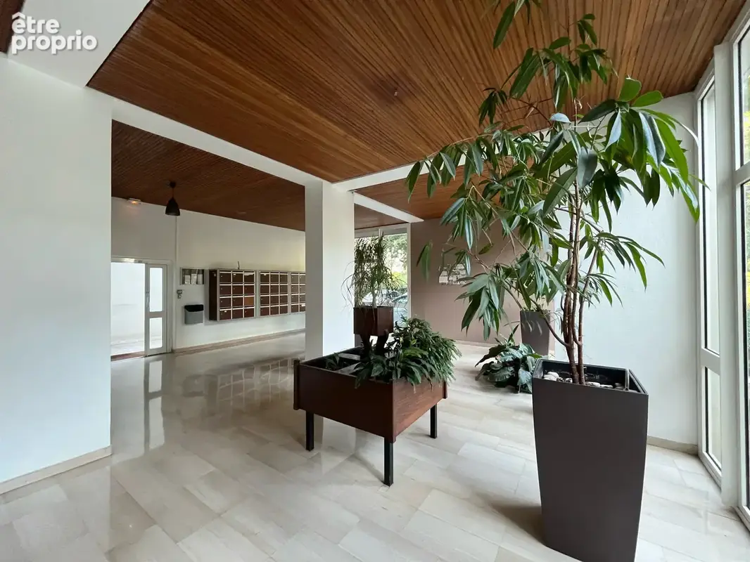 Rare à la vente: Spacieux T5 de 104m2 au coeur d'un écrin de verdure - photo 12