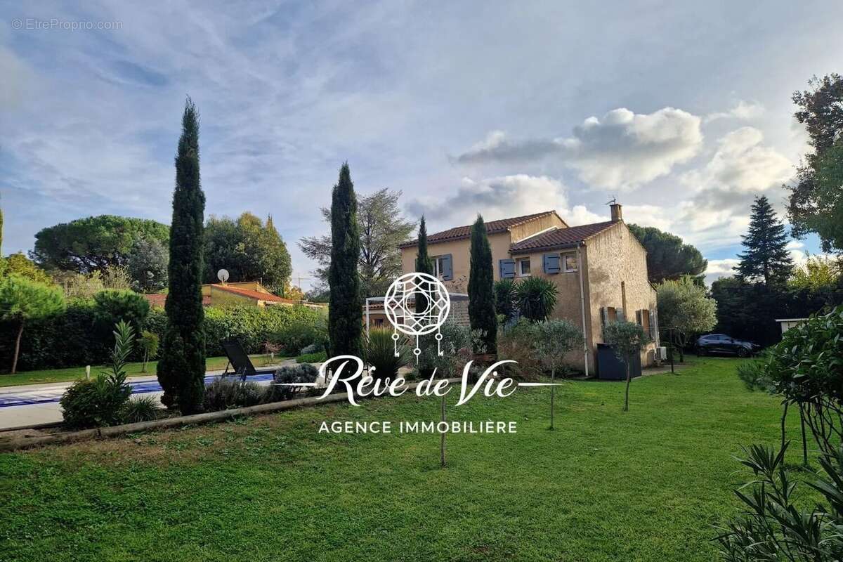 Maison 8 pièces sur 2 niveaux avec piscine - photo 2