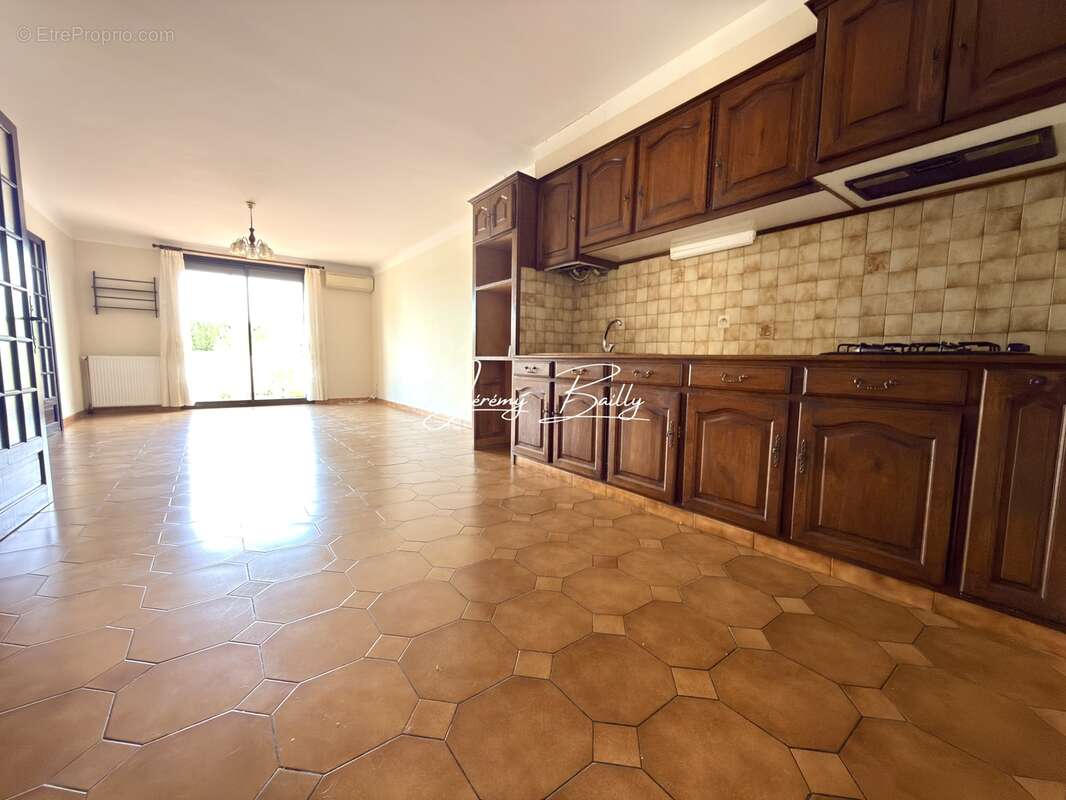 Maison à SAINT-ESTEVE