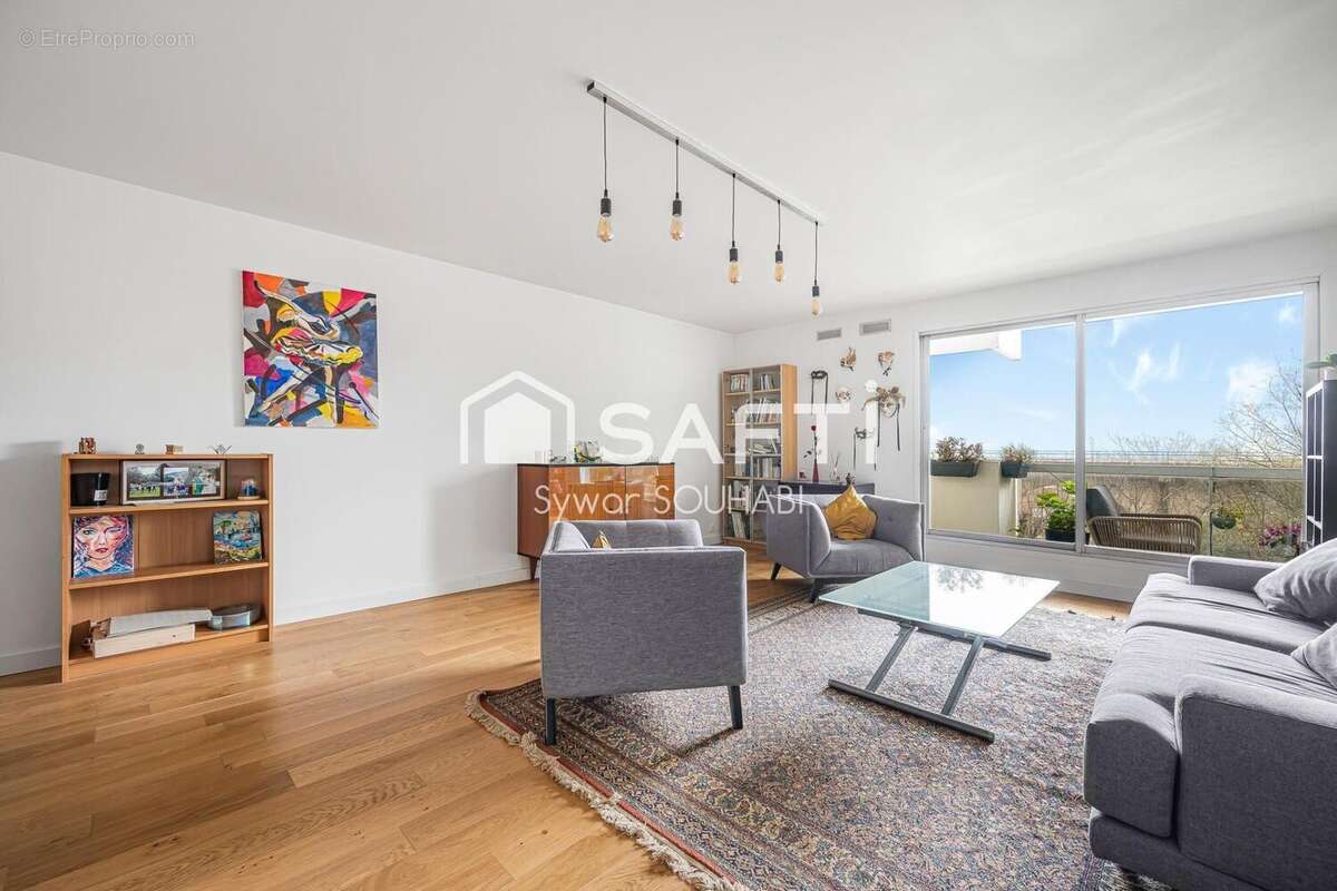 Photo 2 - Appartement à SURESNES