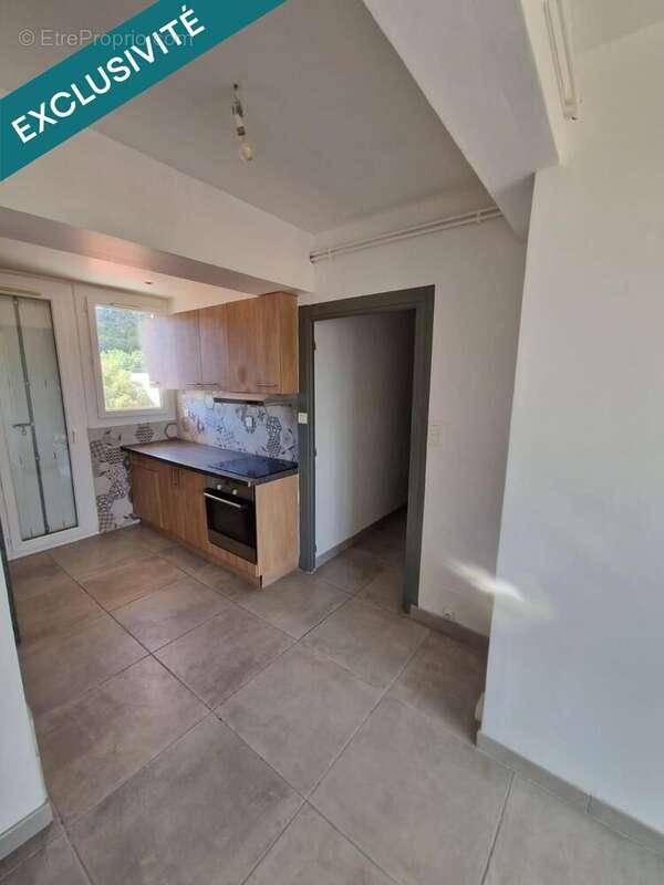 Photo 4 - Appartement à CHATEAU-ARNOUX-SAINT-AUBAN