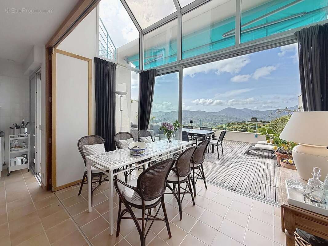 Appartement à MANDELIEU-LA-NAPOULE