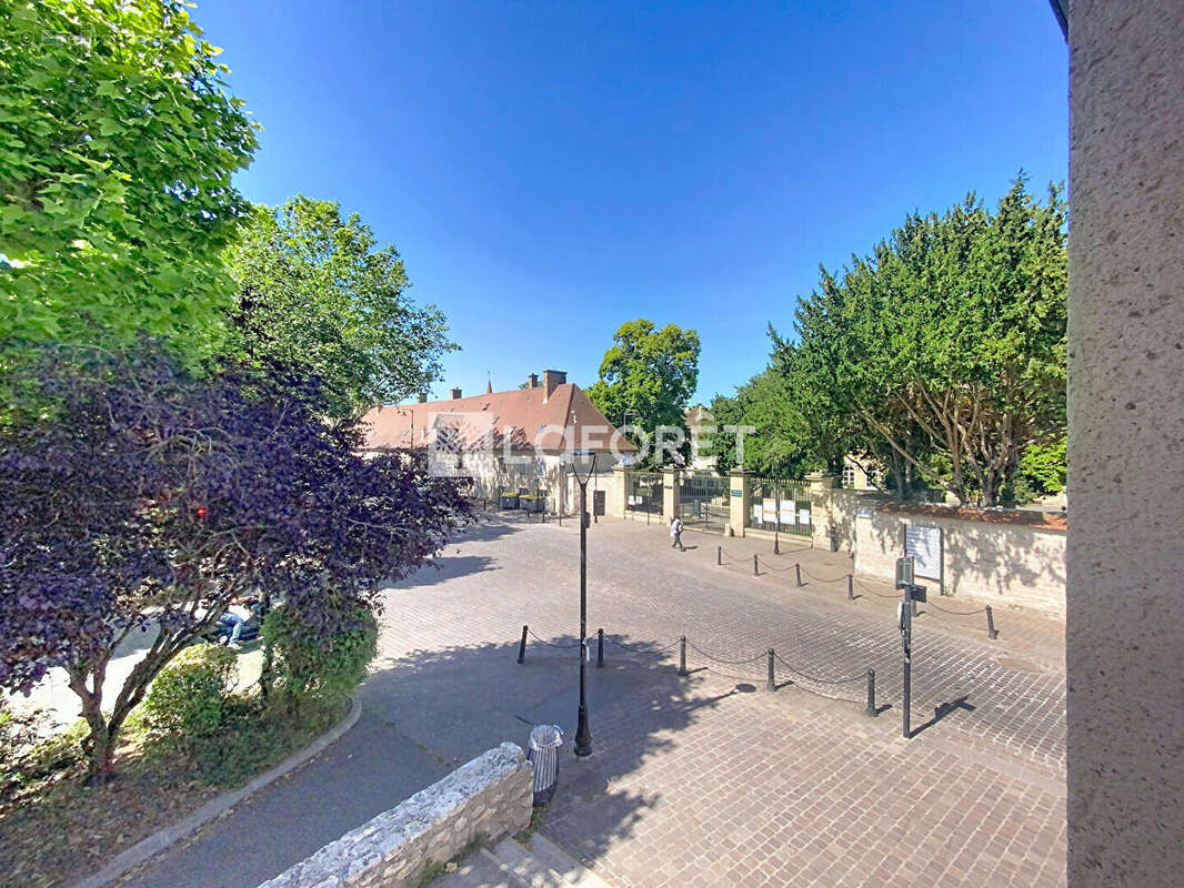 Maison à VERNEUIL-SUR-SEINE