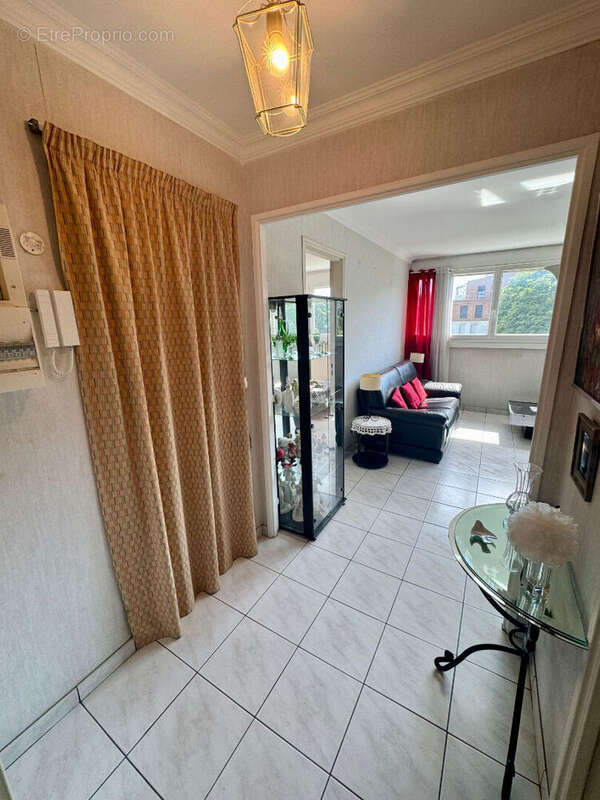 Grand 2 pèces 51m² : Parking + Cave - photo 5