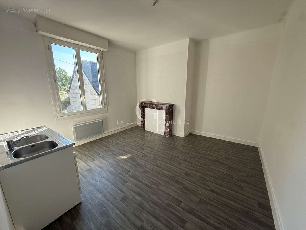 Maison 224 m² à La Menitre  - photo 4