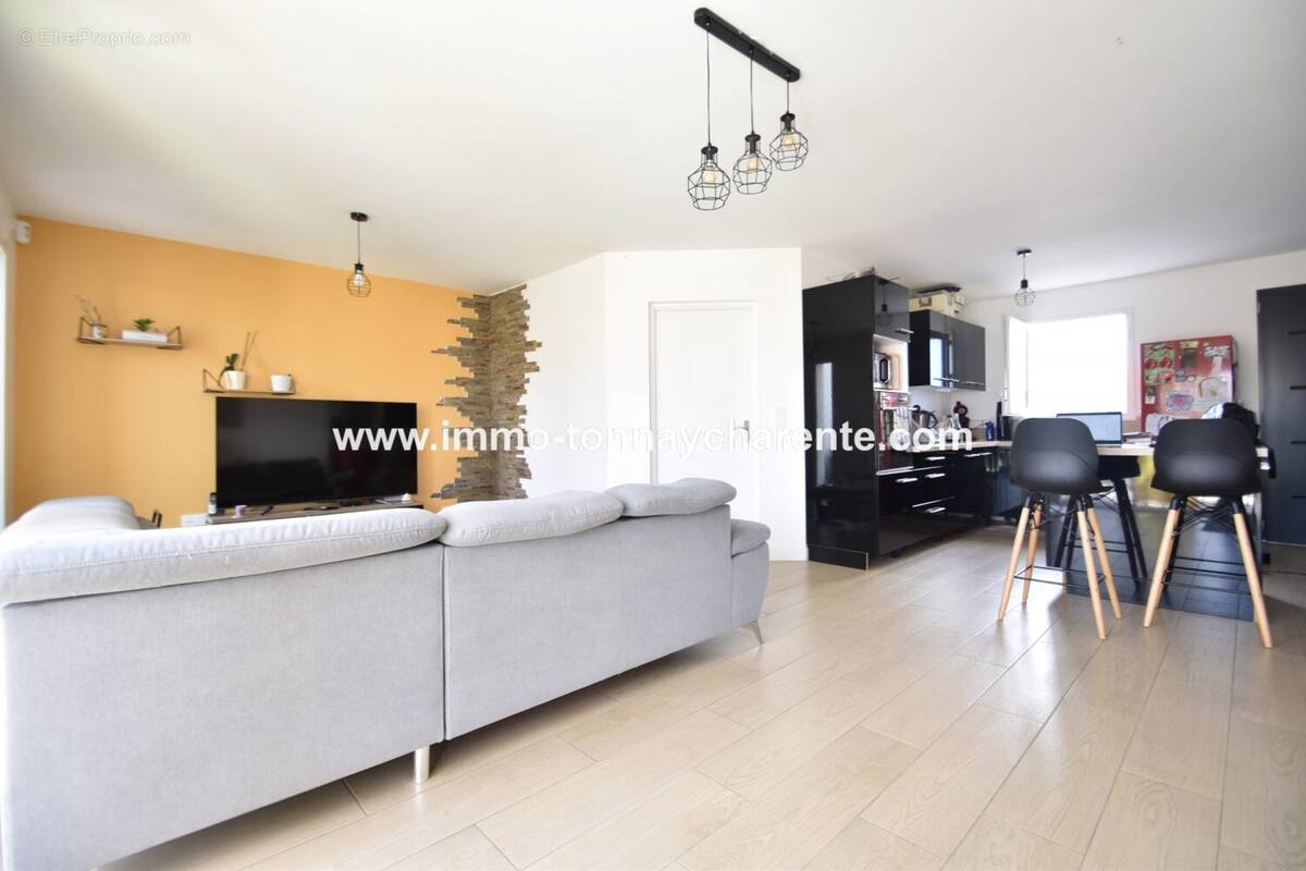 Maison à TONNAY-CHARENTE