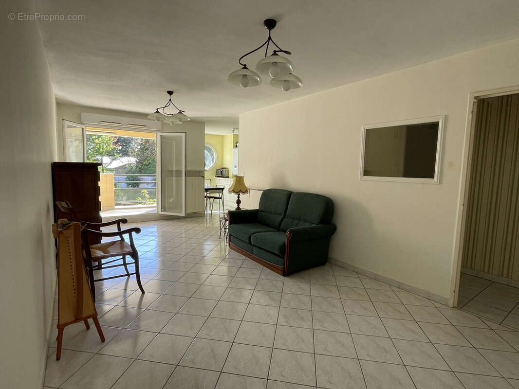 Appartement à CRAPONNE