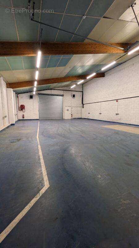 Commerce à DECAZEVILLE