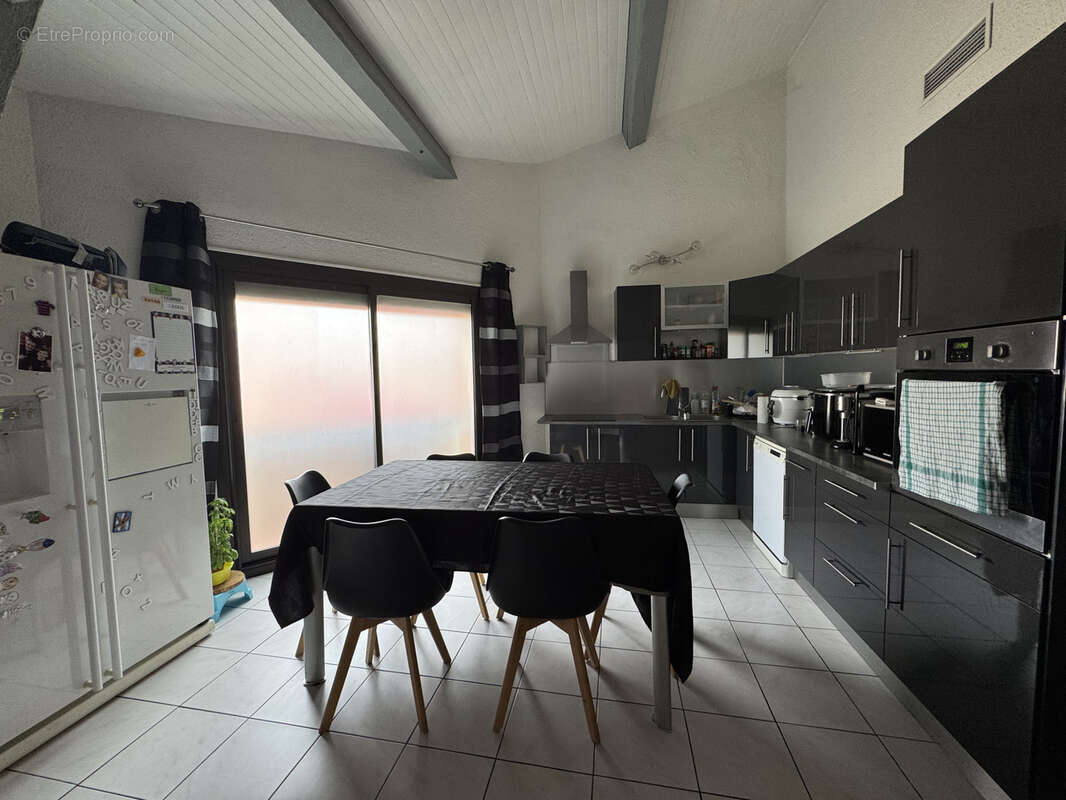 Maison à SAINT-LAURENT-DE-LA-SALANQUE