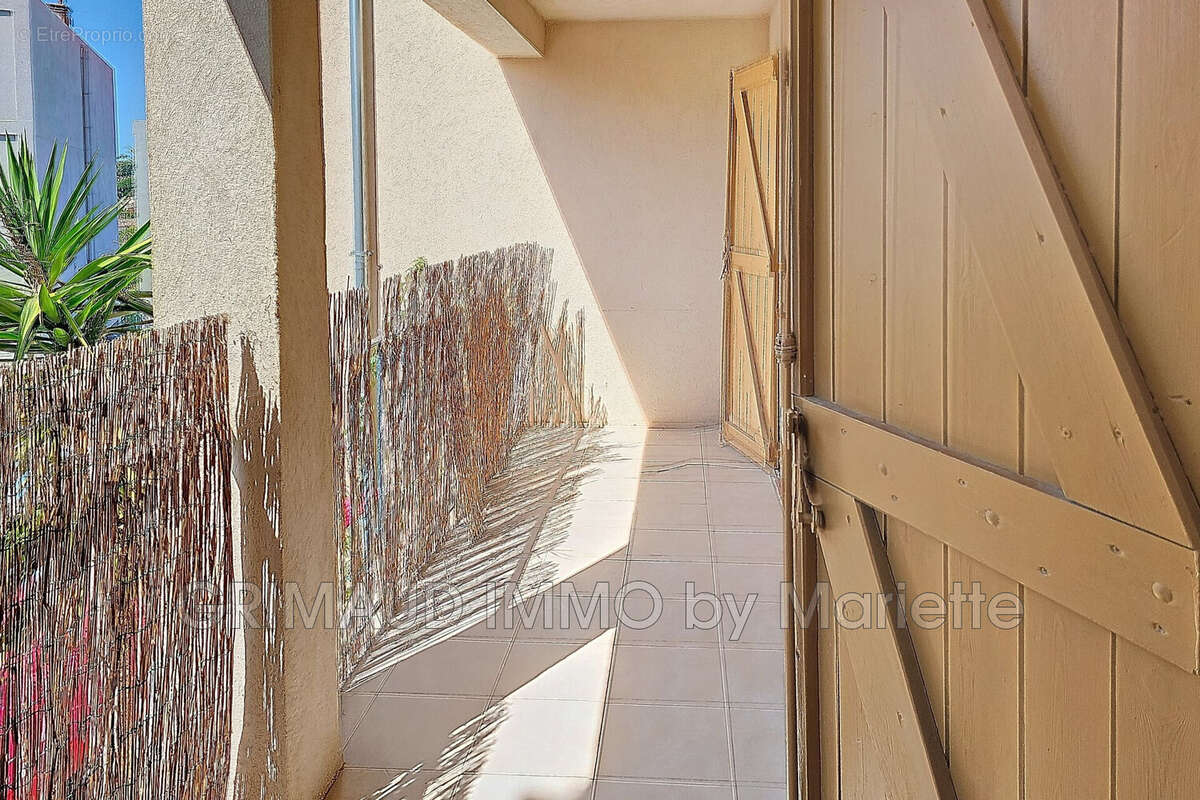 Appartement à COGOLIN