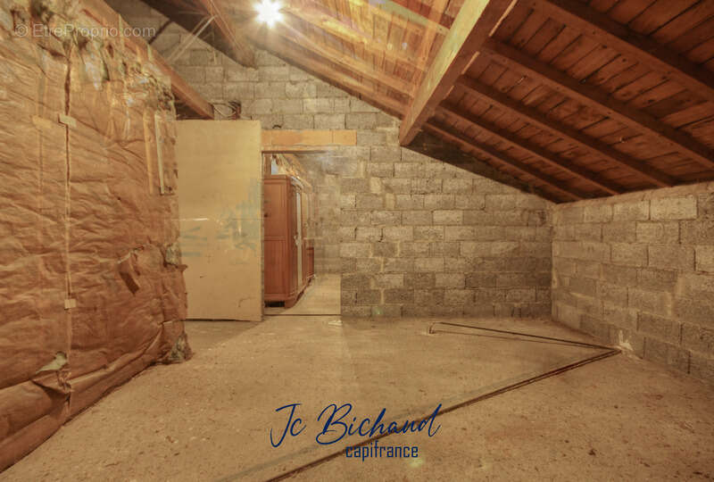 Maison à COLLONGES-AU-MONT-D&#039;OR