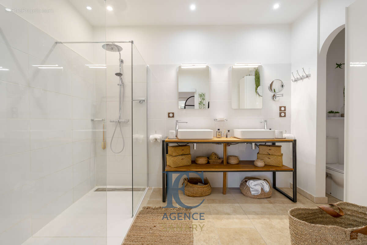 Maison à LE CASTELLET