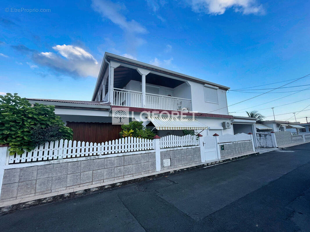 Maison à CAPESTERRE-BELLE-EAU