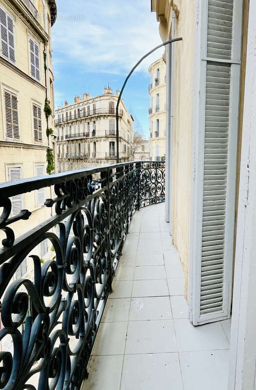Appartement à MARSEILLE-1E