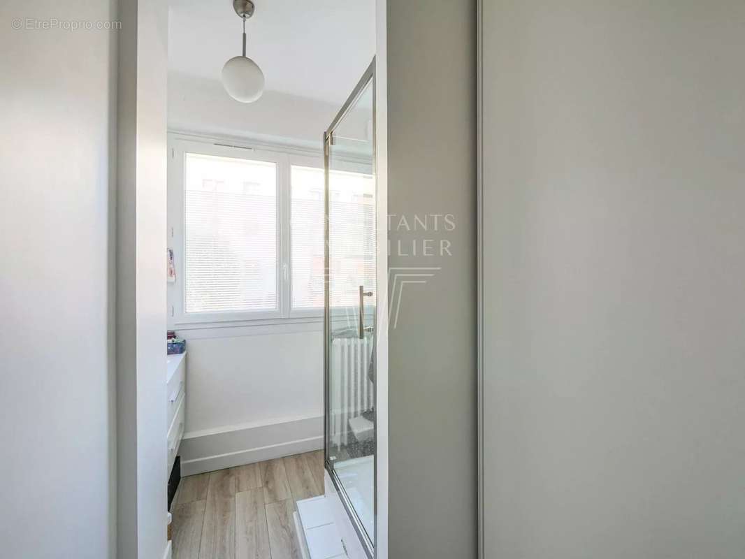 Appartement à NEUILLY-SUR-SEINE