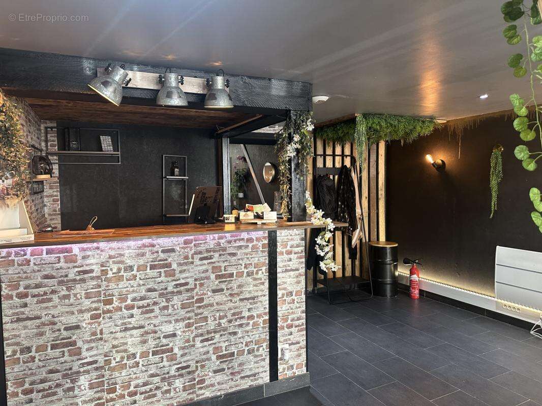 Commerce à NEUVES-MAISONS