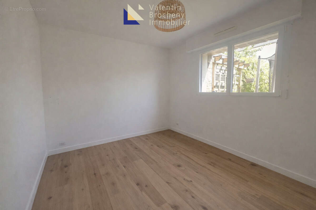 Entre Bourg et Plage- Esprit maison pour ce T3 en rez‑de‑jardin - photo 5