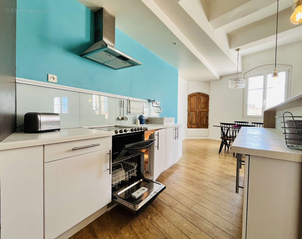 Appartement à MARSEILLE-2E