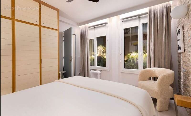 Appartement à PARIS-2E