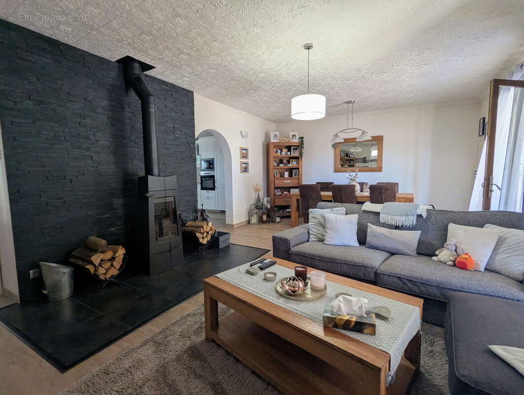 Maison à SAINTE-VALIERE