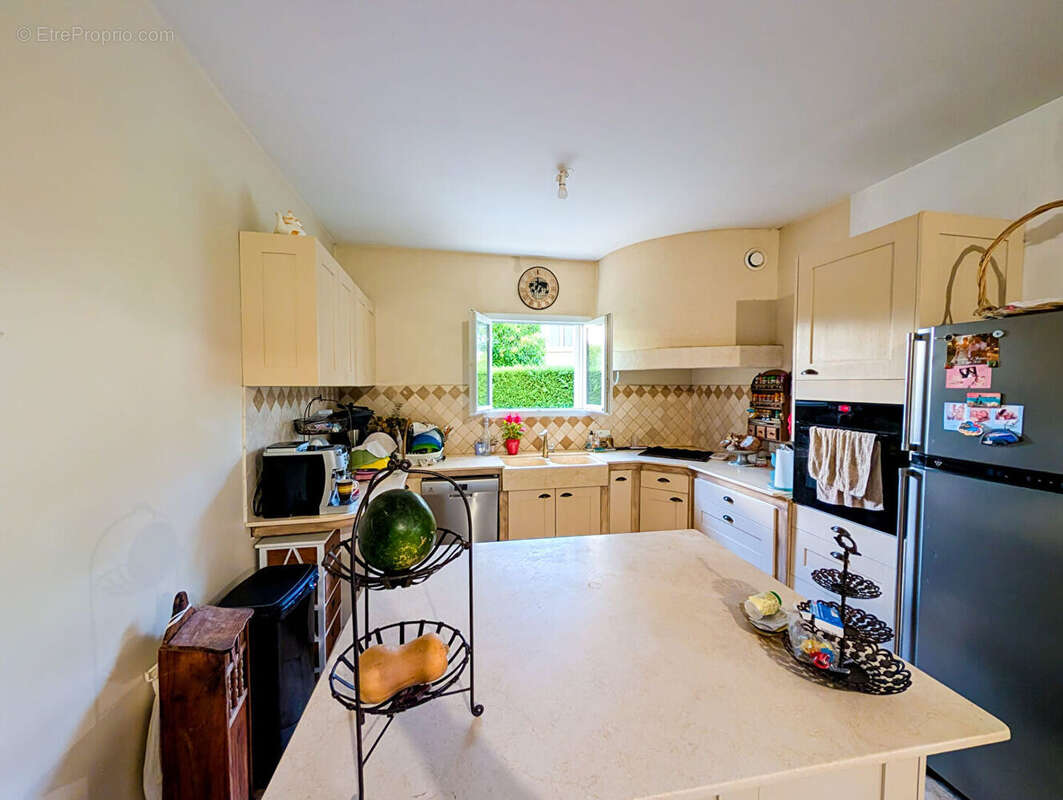 Maison à L'ISLE-SUR-LA-SORGUE