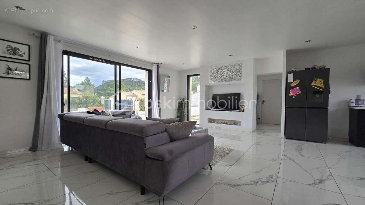 Maison à BAGNOLS-SUR-CEZE