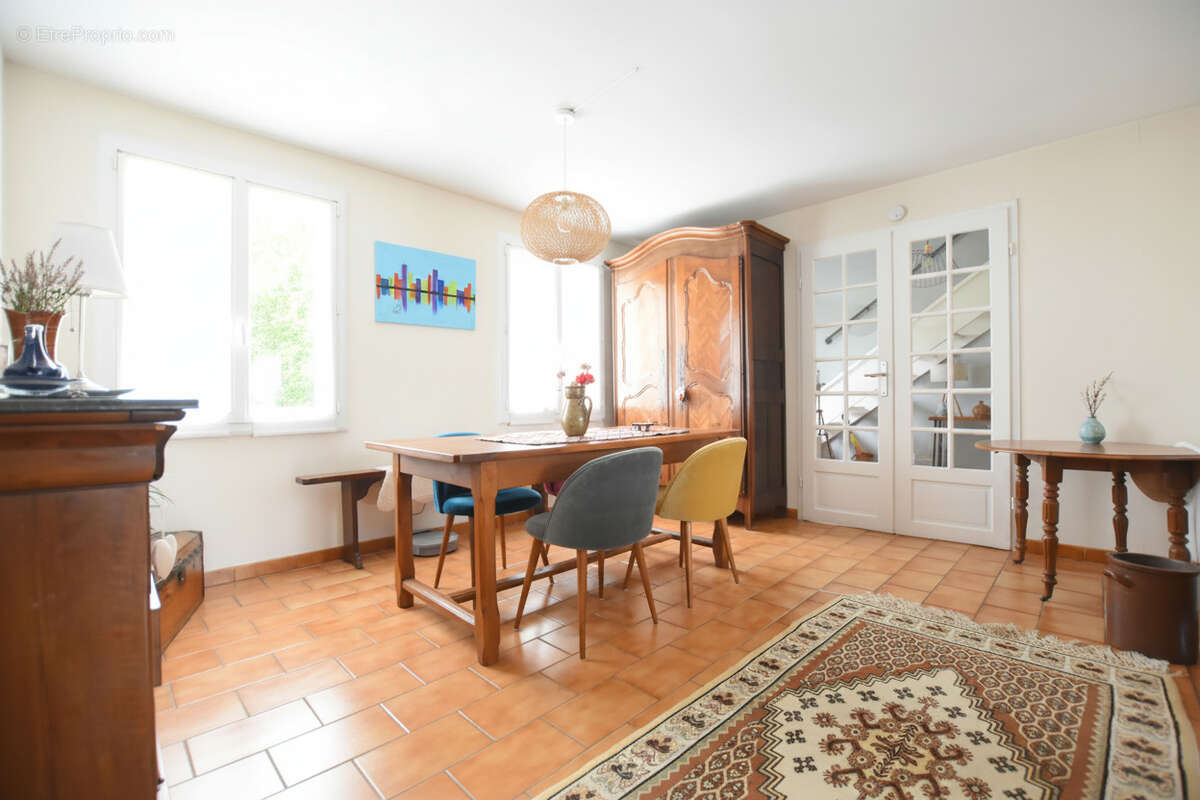 Maison à LES ESSARTS-LE-ROI