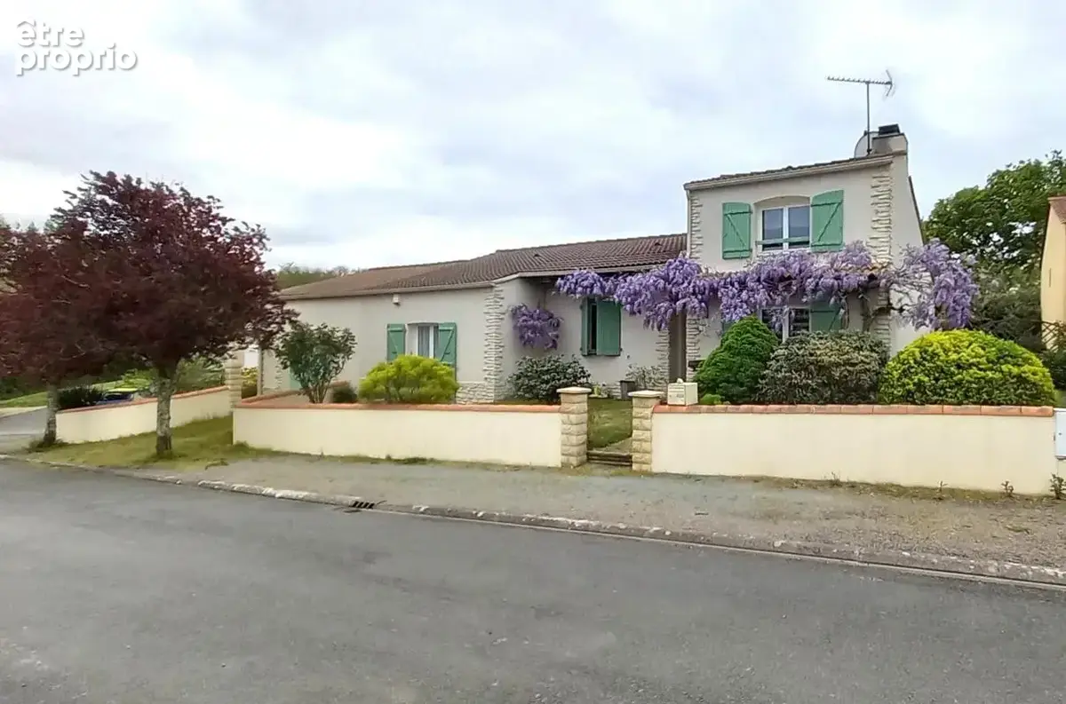 Maison à POIROUX