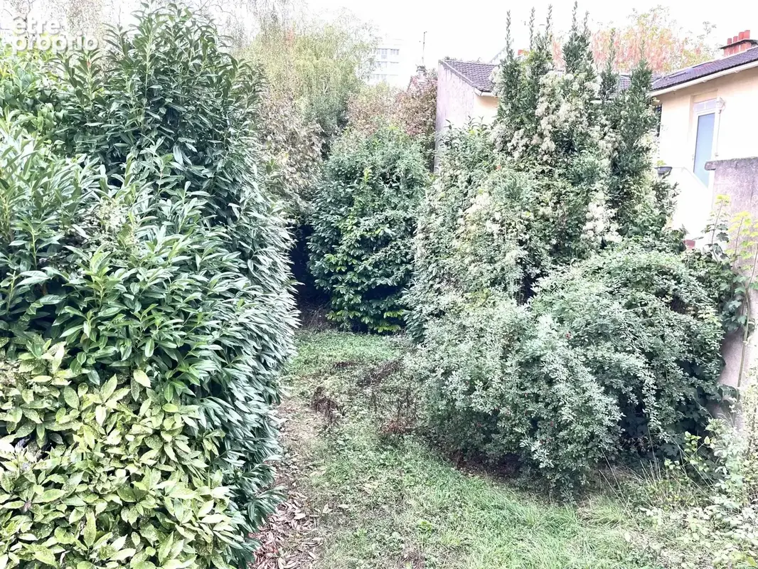 BAGNEUX –  Maison familiale de 120 m² 5 chambres avec jardin, garage et dépendances - photo 10