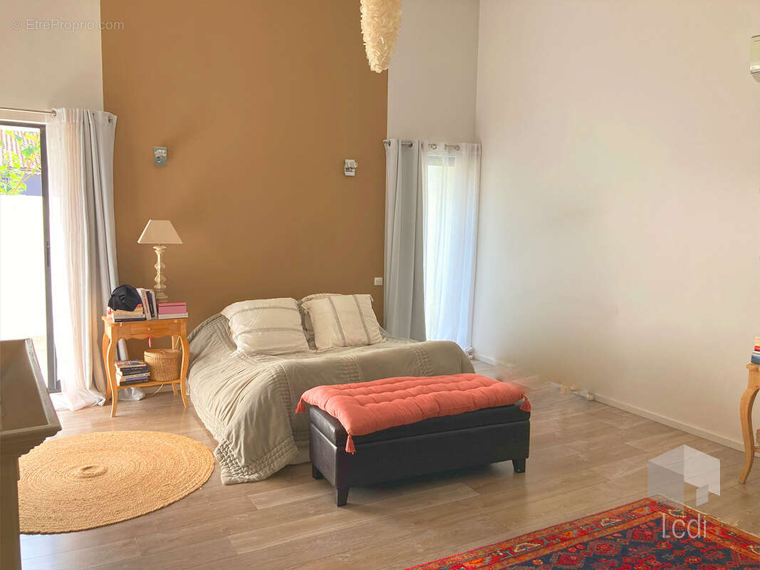 MONTELIMAR, maison de ville 350 m2 avec piscine - photo 14
