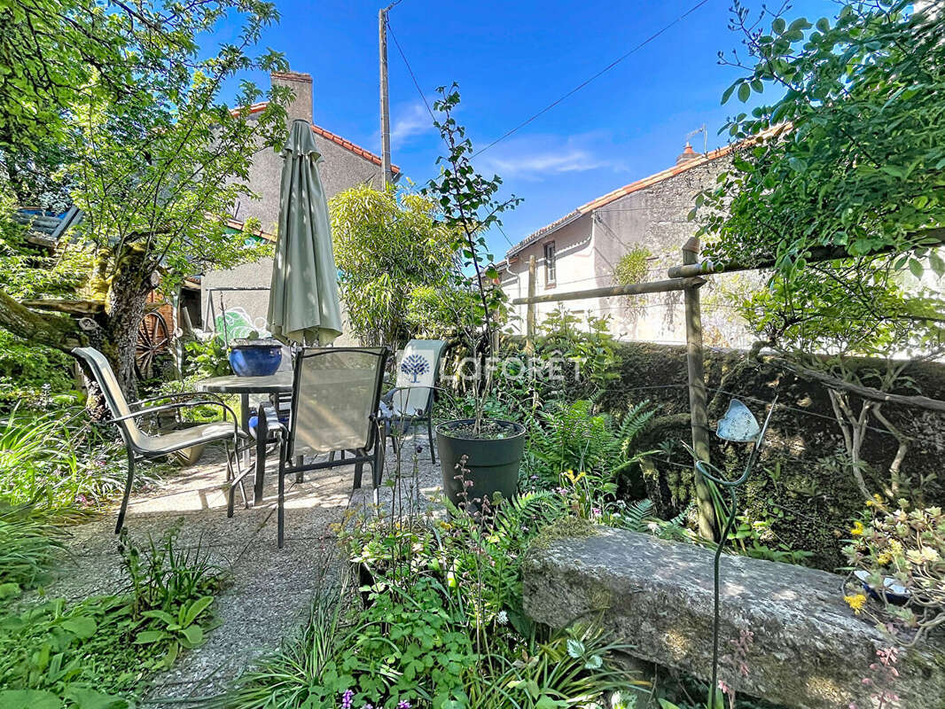 Maison à PARTHENAY