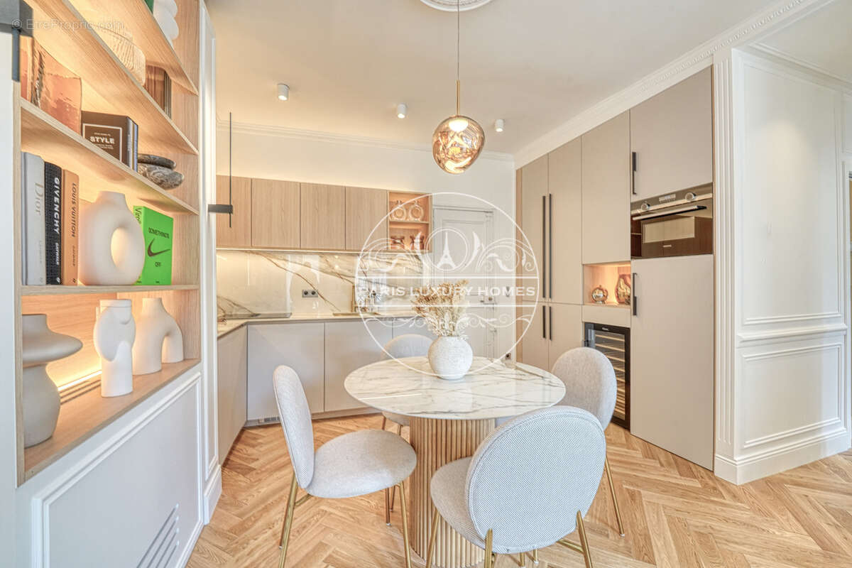 Appartement à PARIS-6E
