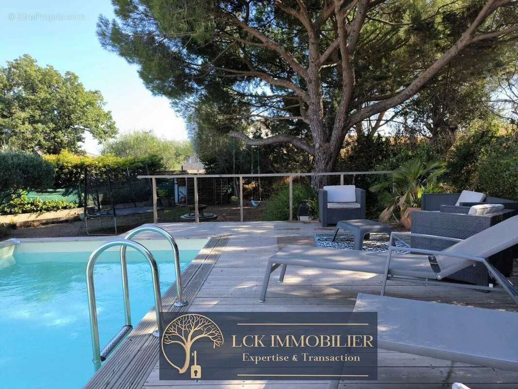 Maison à PUGET-SUR-ARGENS