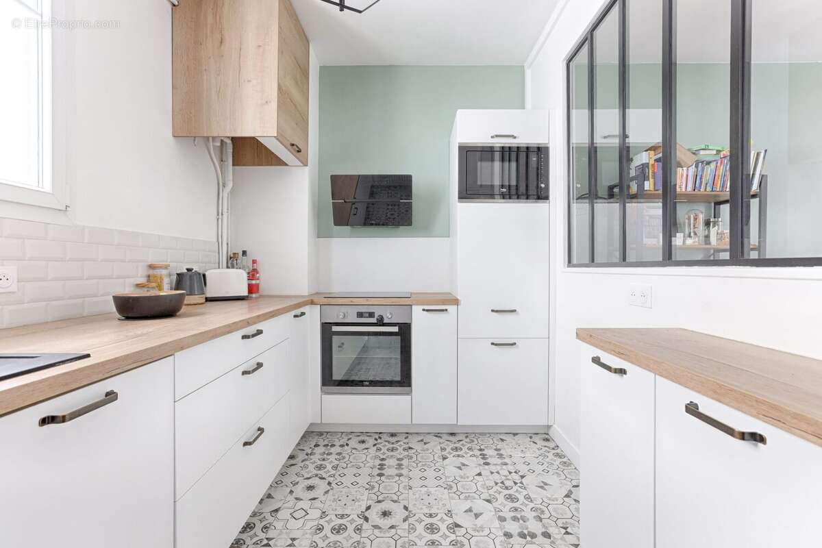 Appartement à COURBEVOIE