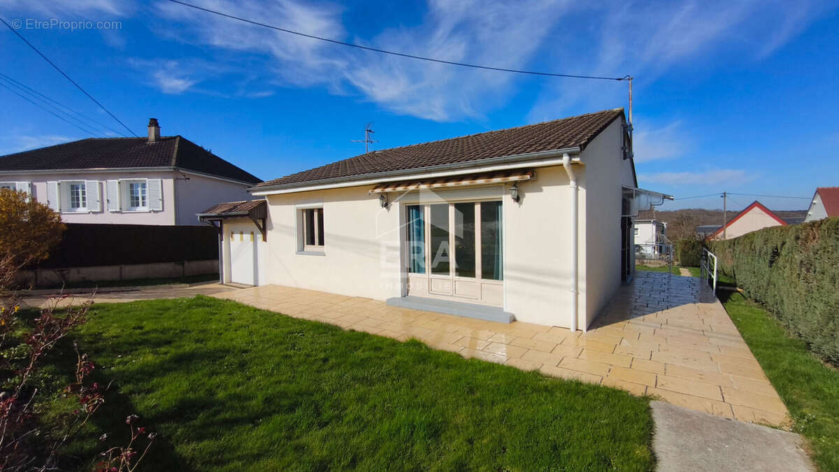 Maison à THIRON-GARDAIS