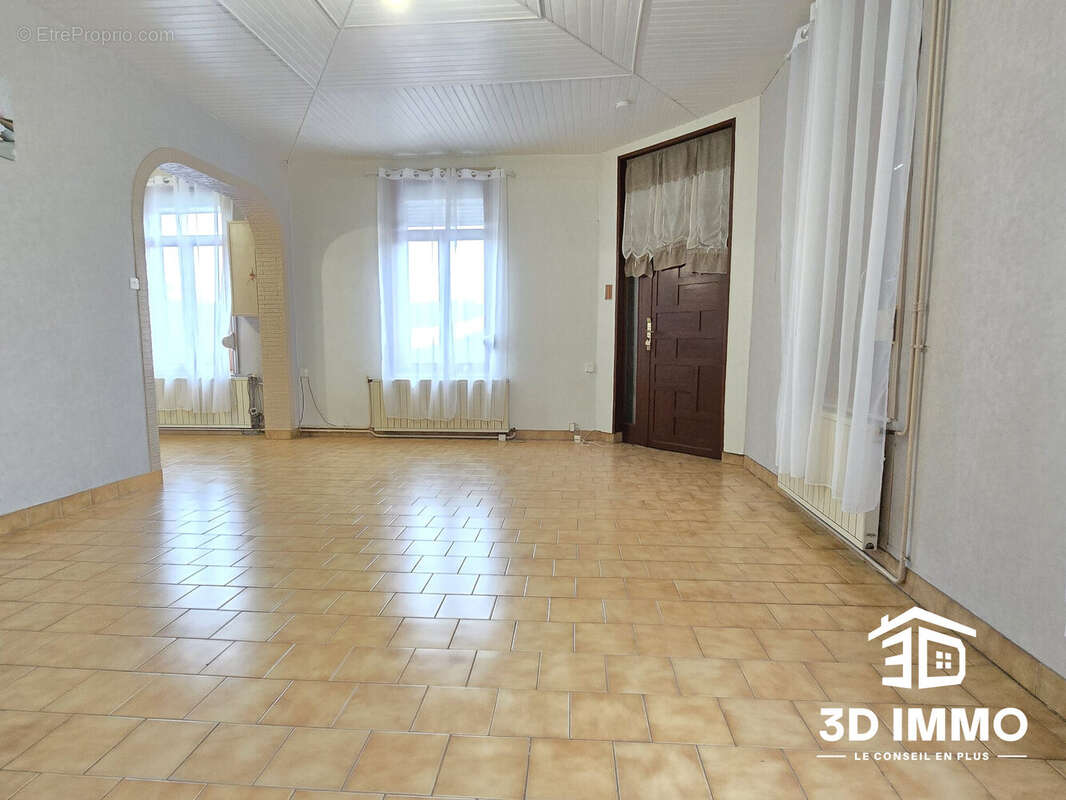 Maison à FERRIERE-LA-PETITE