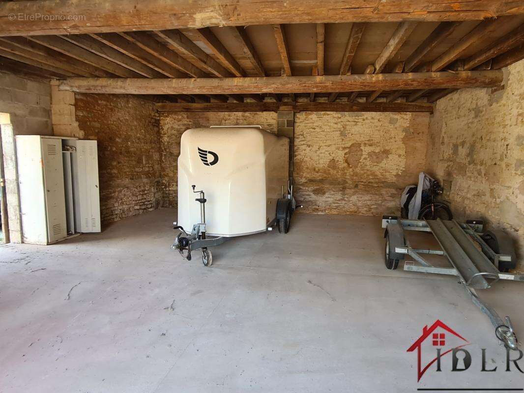 Garage de 130m2 - photo 3