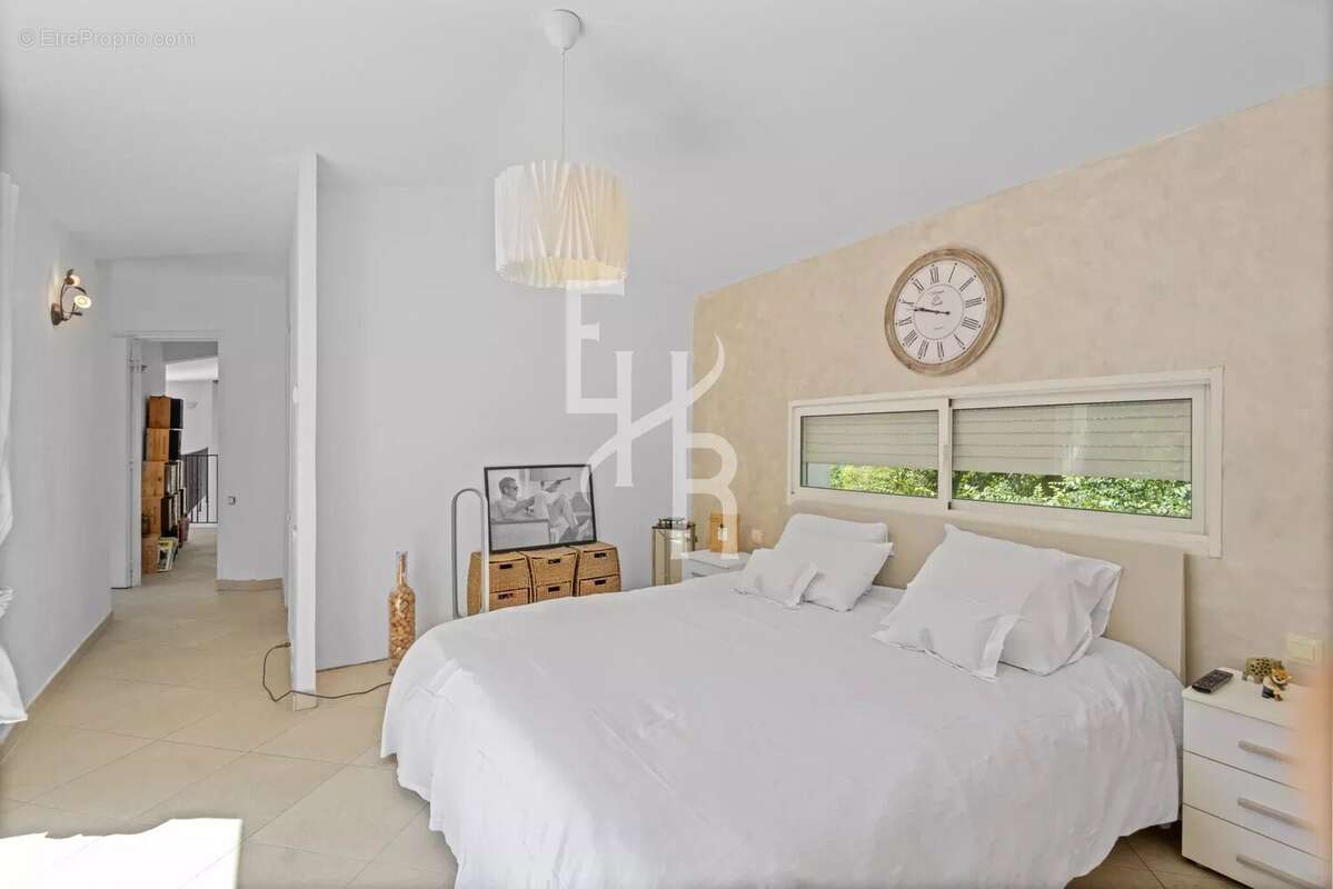 Propriété unique à Mougins — un havre de paix familial avec forêt, pool house et vie de village. - photo 8