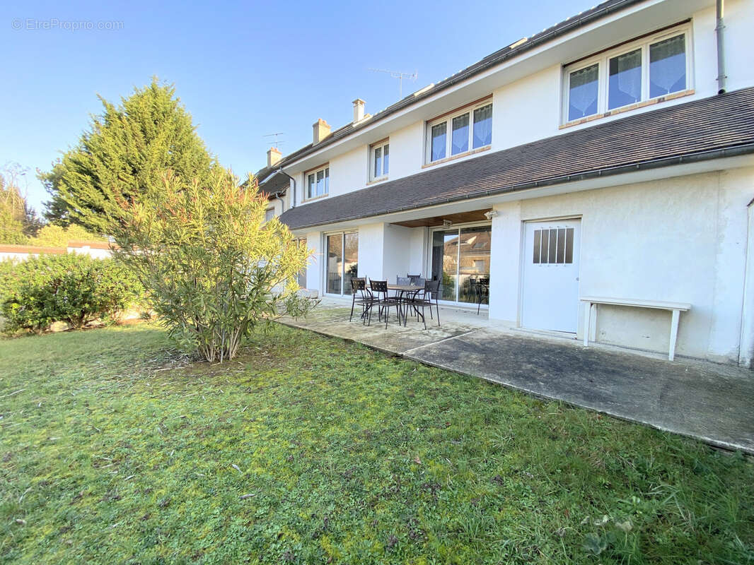 Maison à VILLENEUVE-LE-ROI