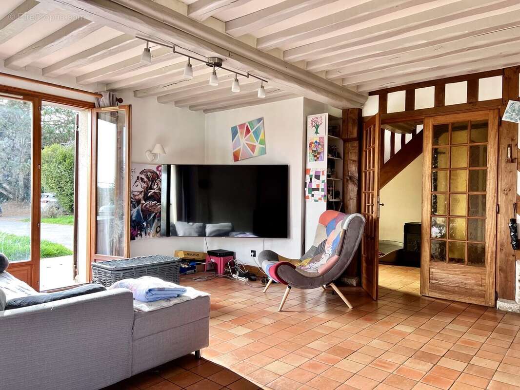 Maison à SURVILLE