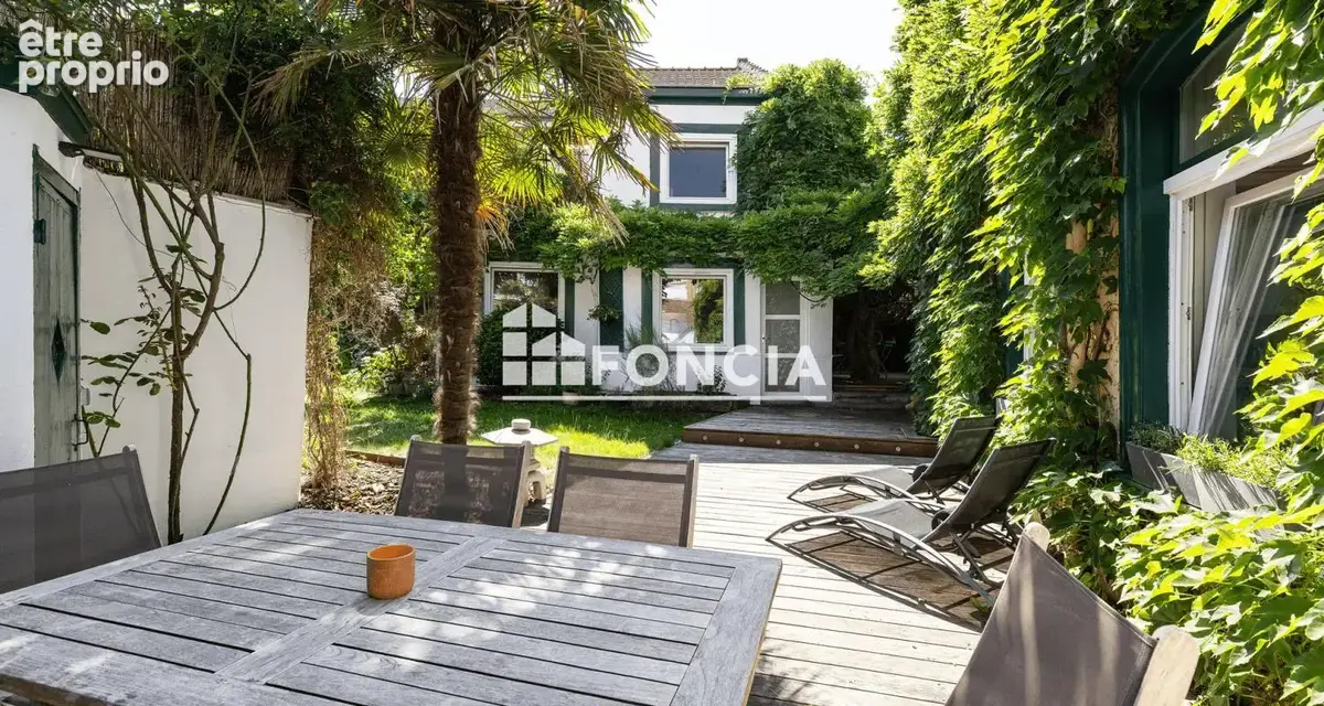 Maison avec cachet 220m2 - Proche parc BARBIEUX et Métro Epeule - Montesquieu - photo 2