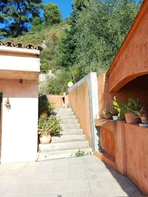 Maison à L&#039;ESCARENE