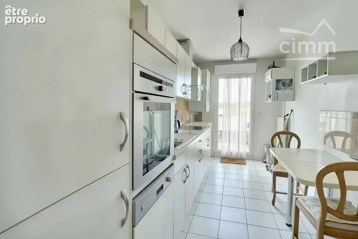 Appartement T4 de 90 .53 + garage + cave + ascenceur à FORBACH - photo 3