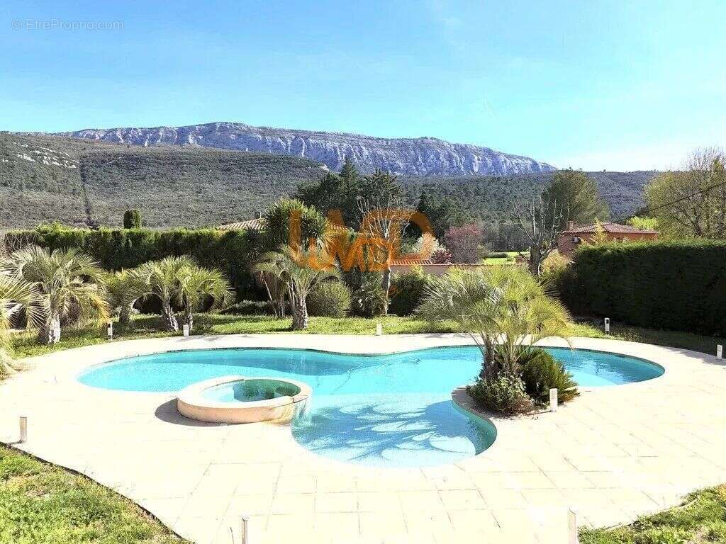 Maison à NANS-LES-PINS