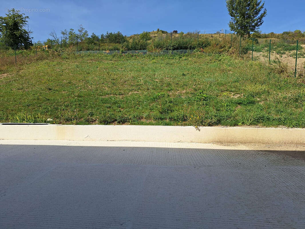 Maison à LES MARTRES-DE-VEYRE