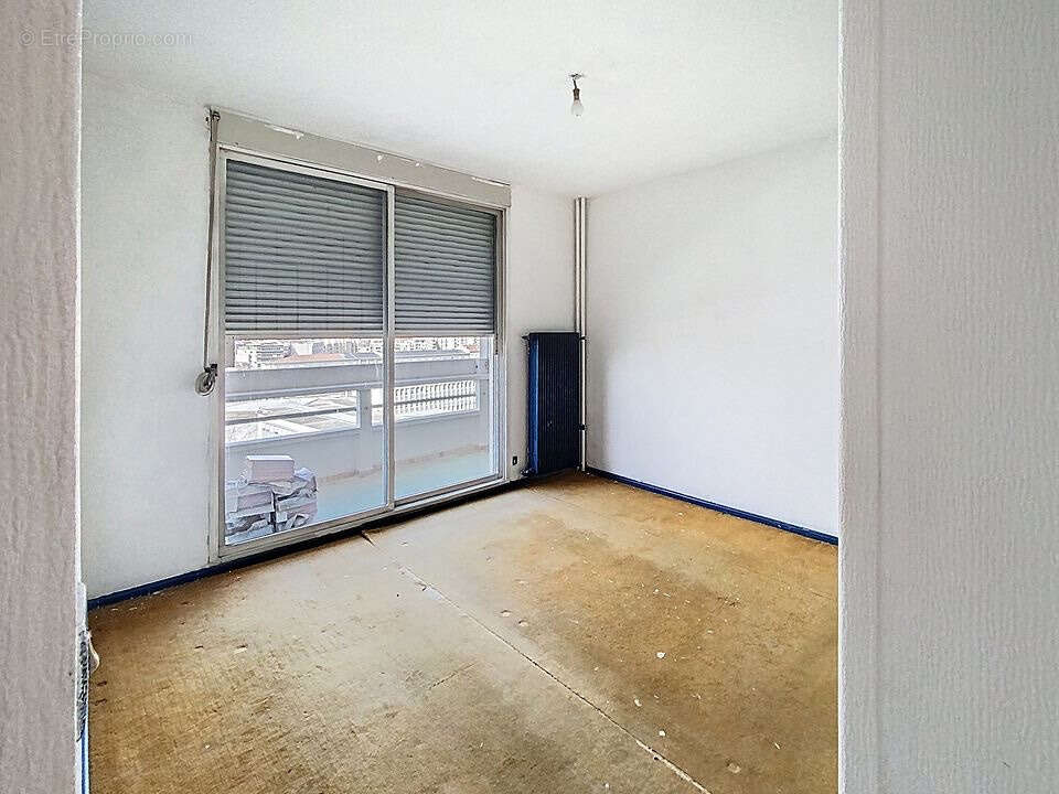 Appartement à LYON-8E