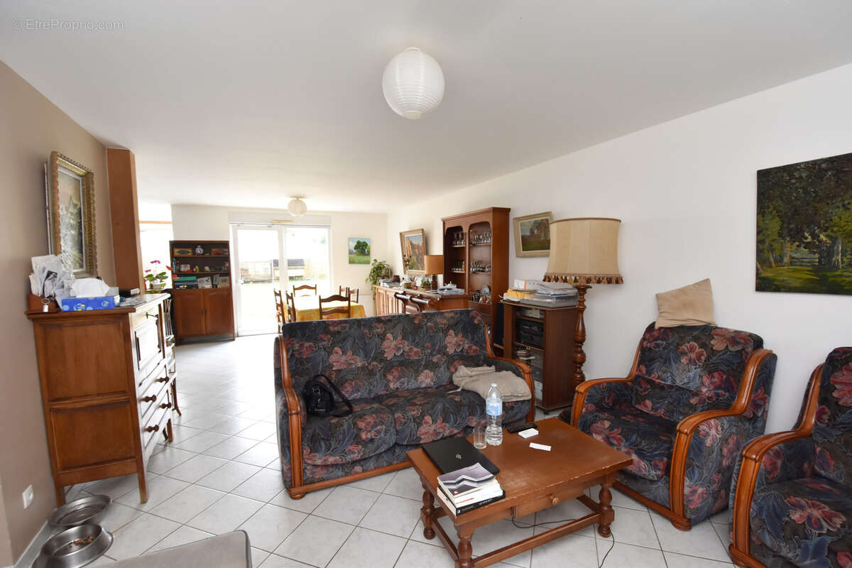 Maison à MOLLIENS-DREUIL